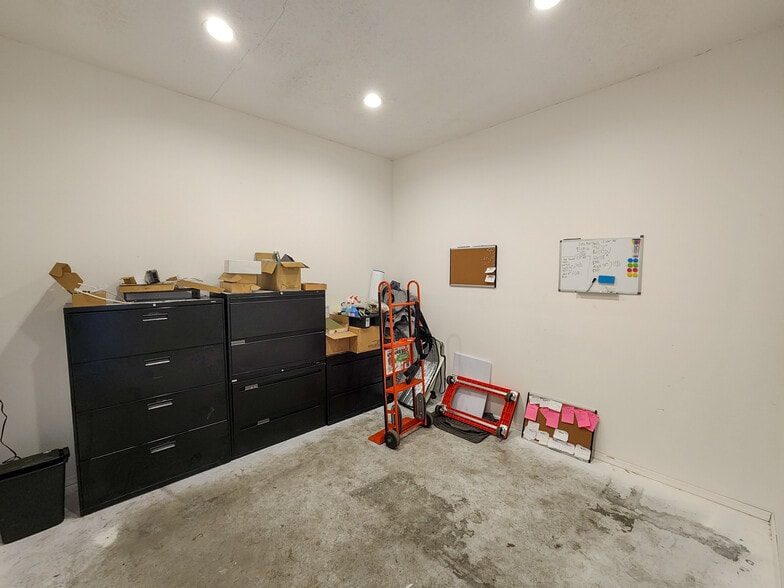 More Photos Of 9602-9606 N 7th St, Phoenix Auto Repair For Sale