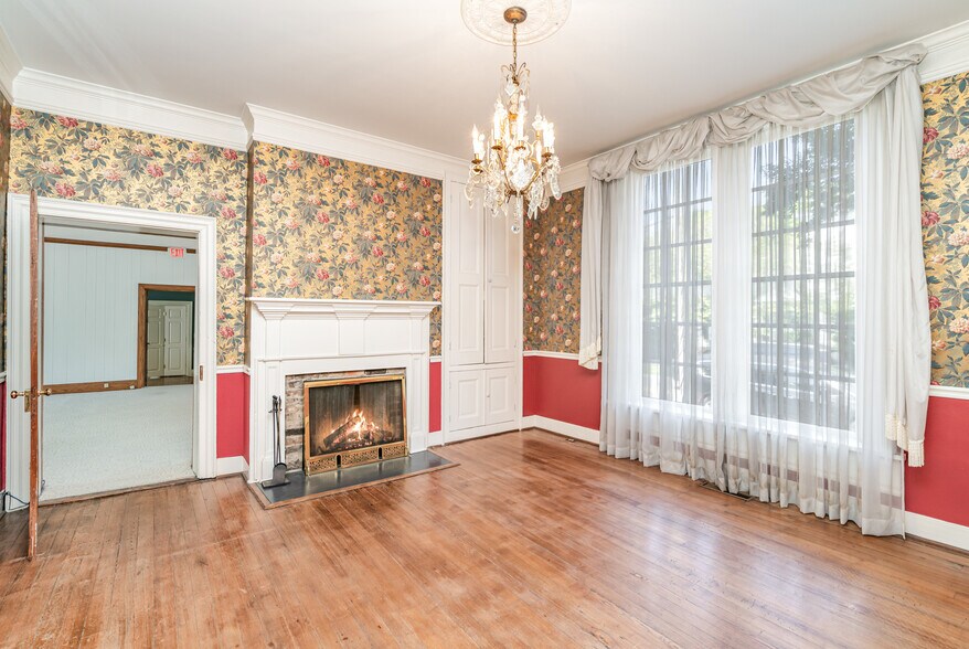 More Photos Of 137 3rd Ave N, Franklin Office For Lease