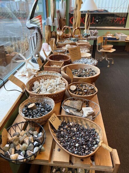 More Photos Of 903 Garibaldi Ave, Garibaldi Freestanding For Sale