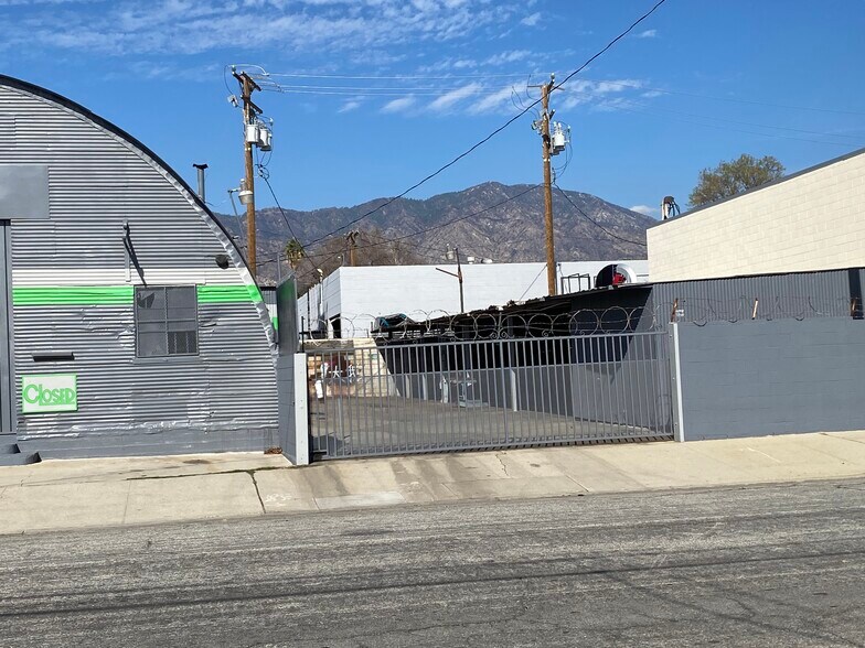 More Photos Of 117 E Railroad Ave, Monrovia Warehouse For Sale