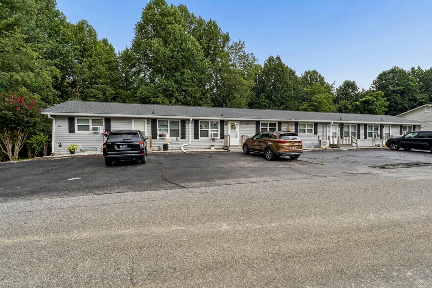 More Photos Of 210 Longview Ave, Jonesborough Apartments For Sale
