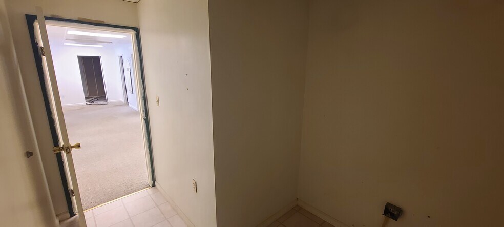 More Photos Of 20 S Morgantown St, Fairchance Flex For Lease