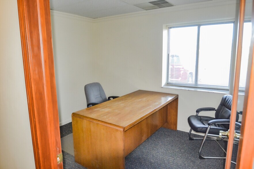 More Photos Of 1050 S Milford Rd, Highland Township Medical For Lease