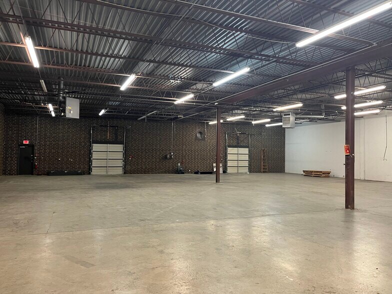 More Photos Of 648 Southwest St, High Point Warehouse For Lease