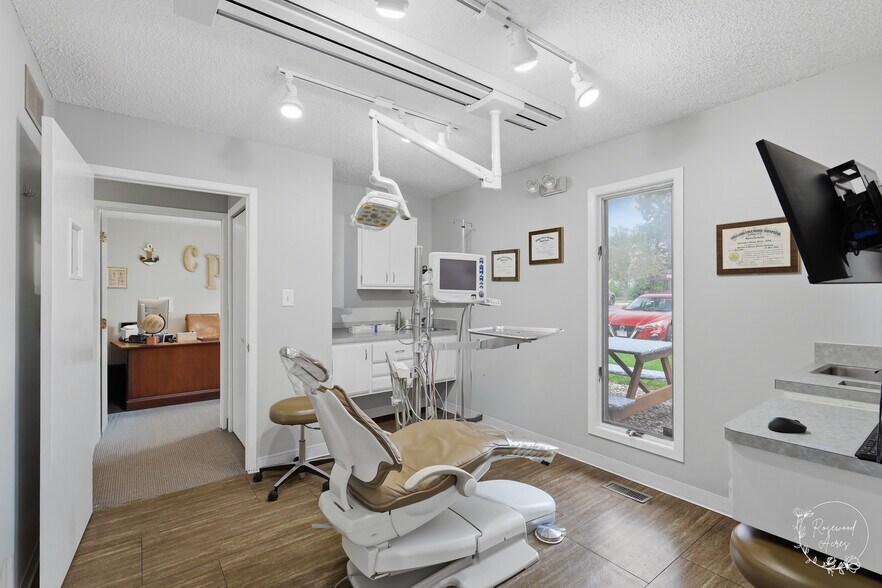 More Photos Of 31 Briarcliff Prof Ctr, Bourbonnais Office For Sale