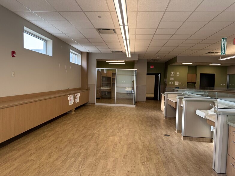 More Photos Of 2521 Walden Ave, Cheektowaga Storefront Retail Office For Lease