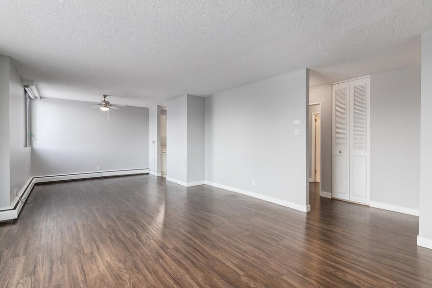 More Photos Of 2105 90 Av SW, Calgary Apartments For Lease