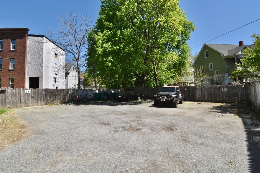 More Photos Of 855 Liberty St, Springfield Apartments For Sale