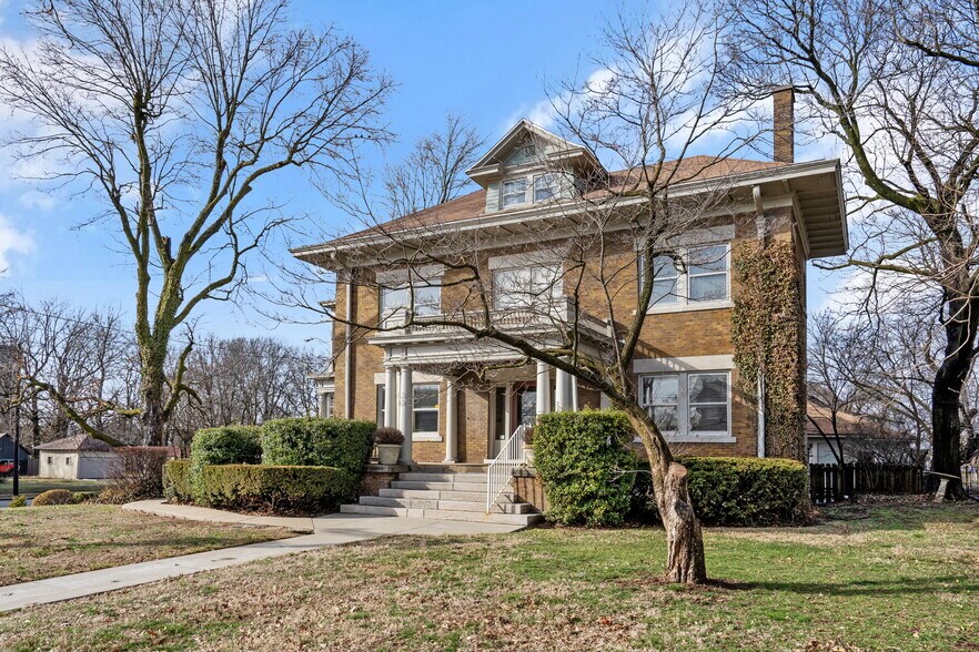 More Photos Of 1201 E Walnut St, Springfield Loft Creative Space For Sale