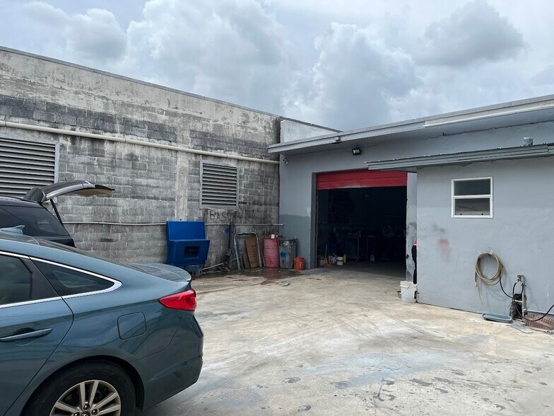 More Photos Of 2195 NW 27th Ave, Miami Freestanding For Sale