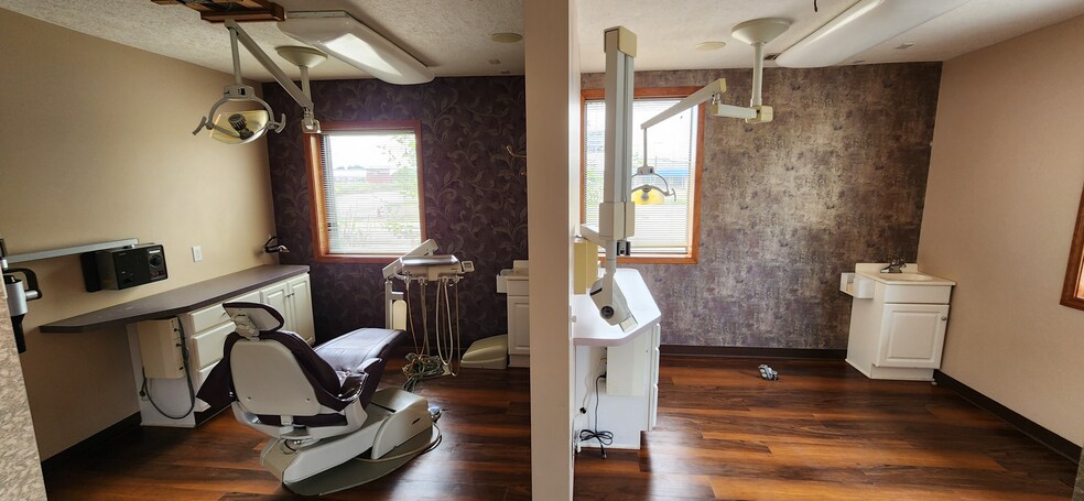 More Photos Of 3526 W Saginaw St, Lansing Medical For Sale