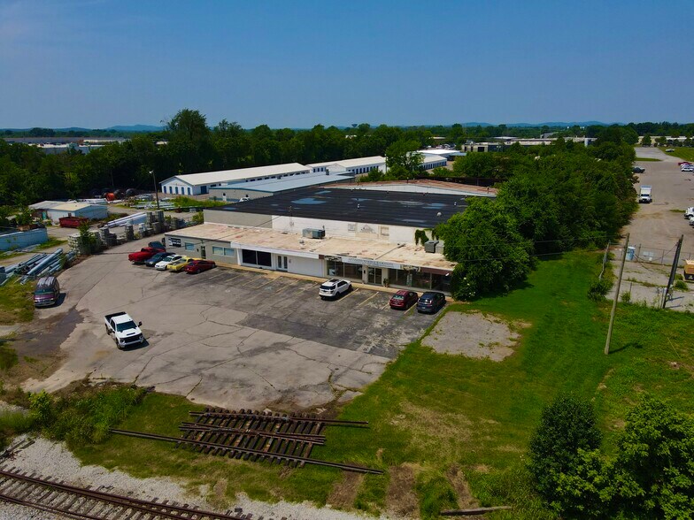 More Photos Of 1018-1024 Seals Way, Murfreesboro Warehouse For Sale