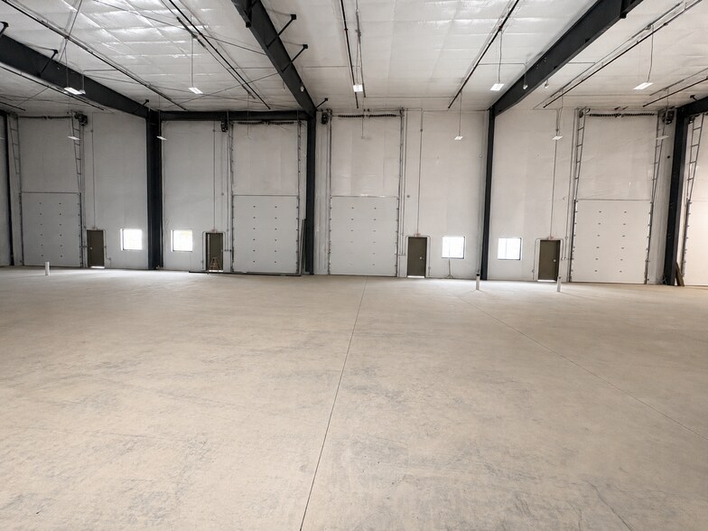 More Photos Of 5801 Middlebrook Pike, Knoxville Warehouse For Lease
