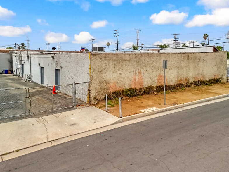 More Photos Of 472-484 S Citrus Ave, Azusa Freestanding For Lease