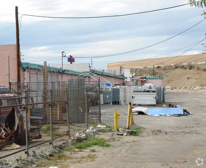 More Photos Of 1740-1788 W Highland Ave, San Bernardino Freestanding For Lease