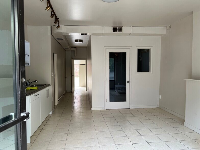 More Photos Of 36-15 33rd St, Astoria Storefront Retail Residential For Lease