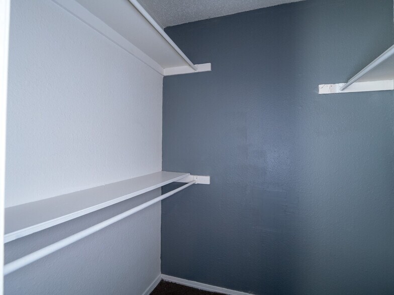 More Photos Of 5924 NW 10th St, Oklahoma City Apartments For Sale