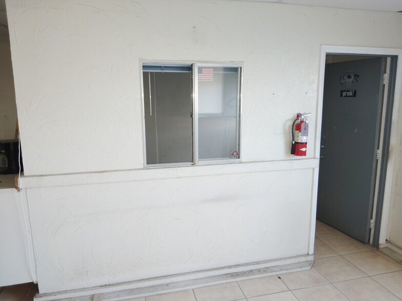 More Photos Of 65355 Dillon Rd, Desert Hot Springs Warehouse For Lease