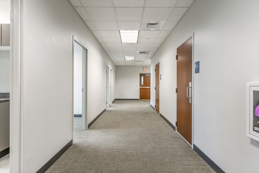 More Photos Of 201 Ferry St SE, Salem Office For Lease