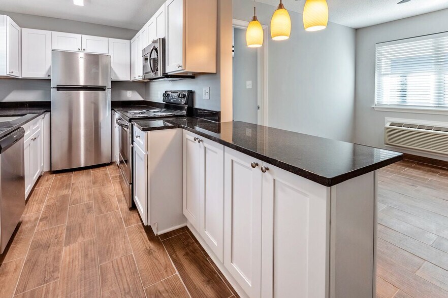 More Photos Of 1616 Monroe Ave, Memphis Apartments For Sale