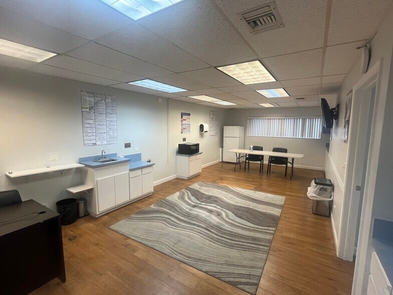 More Photos Of 1708 N Federal Hwy, Lake Worth Medical For Lease
