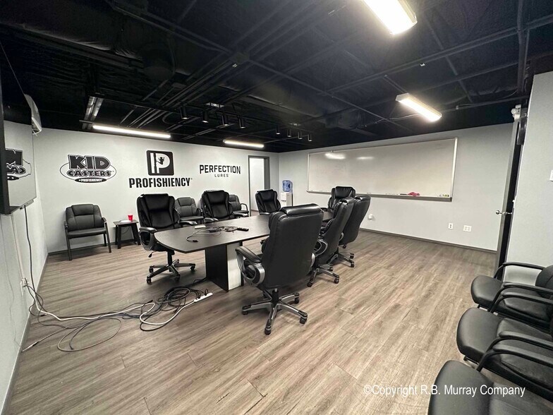 More Photos Of 1851 E Florida St, Springfield Warehouse For Lease