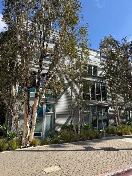 More Photos Of 3450 Cahuenga Blvd W, Los Angeles Office Residential For Lease