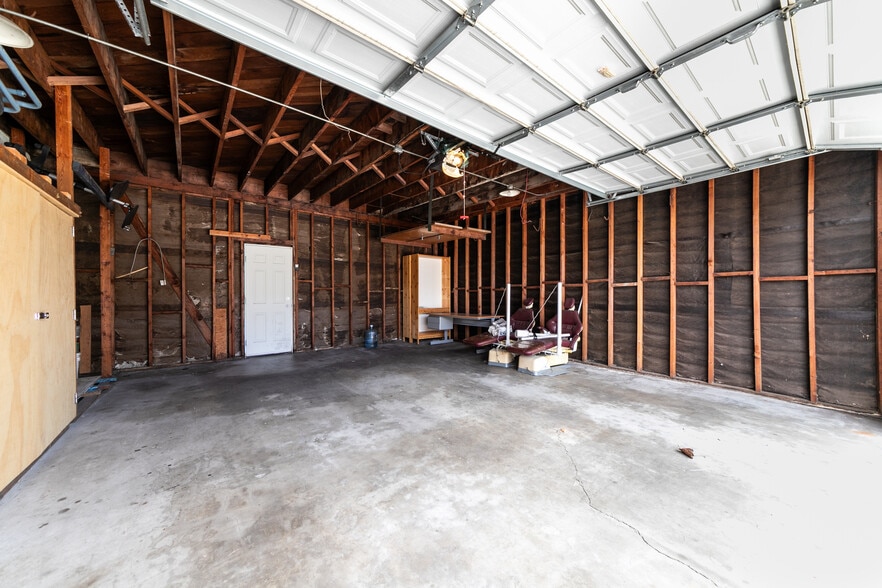 More Photos Of 13175 Paramount Blvd, South Gate Office For Sale