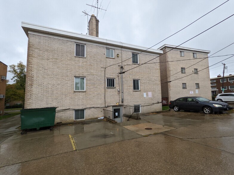 More Photos Of 17740 Lakeshore Blvd, Cleveland Apartments For Sale