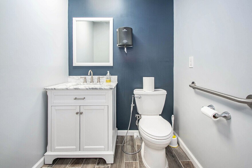 More Photos Of 14729 Champaign Rd, Allen Park Storefront Retail Office For Lease