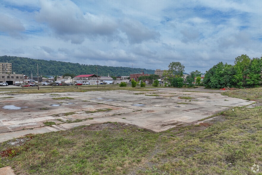 More Photos Of 700 Constitution Blvd, New Kensington Land For Sale