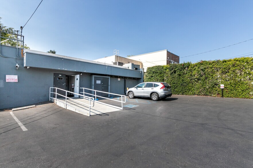 More Photos Of , Pasadena General Retail For Sale