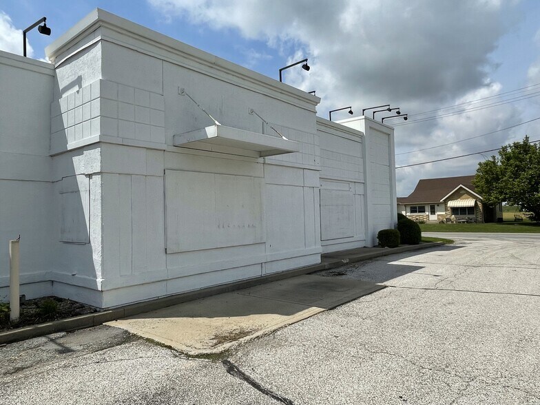 More Photos Of 2235 Burton Ln, Martinsville Fast Food For Lease