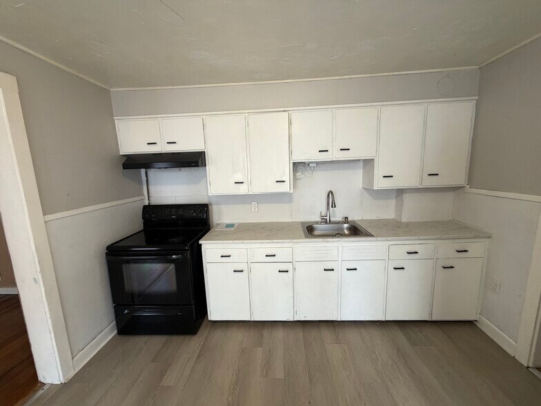 More Photos Of 42 Spruce St, Sanford Apartments For Sale