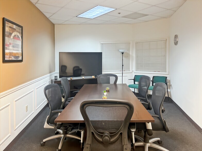 More Photos Of 15 Constitution Dr, Bedford Coworking Space