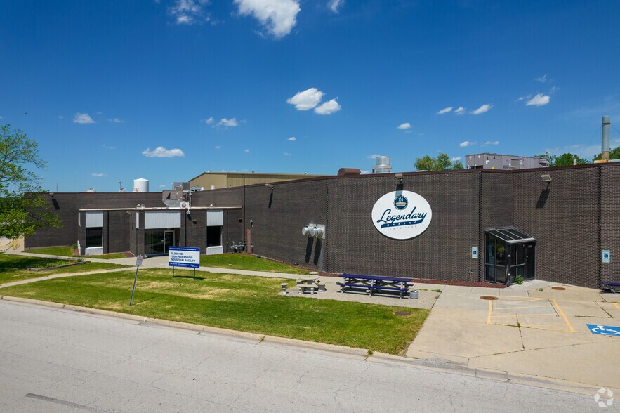 Primary Photo Of 16425 Kilbourn Ave, Oak Forest Distribution For Sale