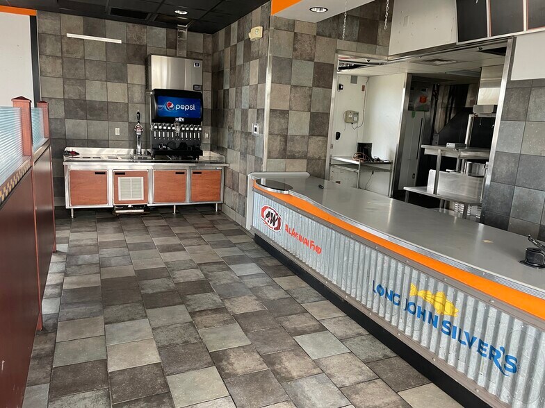 More Photos Of 1420 E Main St, Carbondale Fast Food For Sale