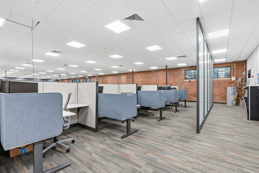 More Photos Of 105 Fairview Rd, Asheville Light Manufacturing For Lease