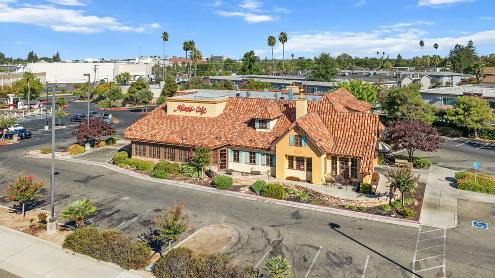 Primary Photo Of 2029 Arden Way, Sacramento Restaurant For Lease