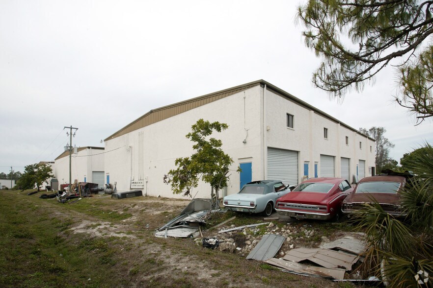 More Photos Of 16260-16280 Old US 41, Fort Myers Warehouse For Sale