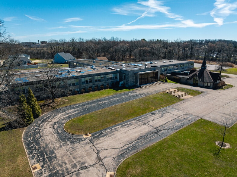 More Photos Of 400 Center Rd, Bedford Religious Facility For Sale