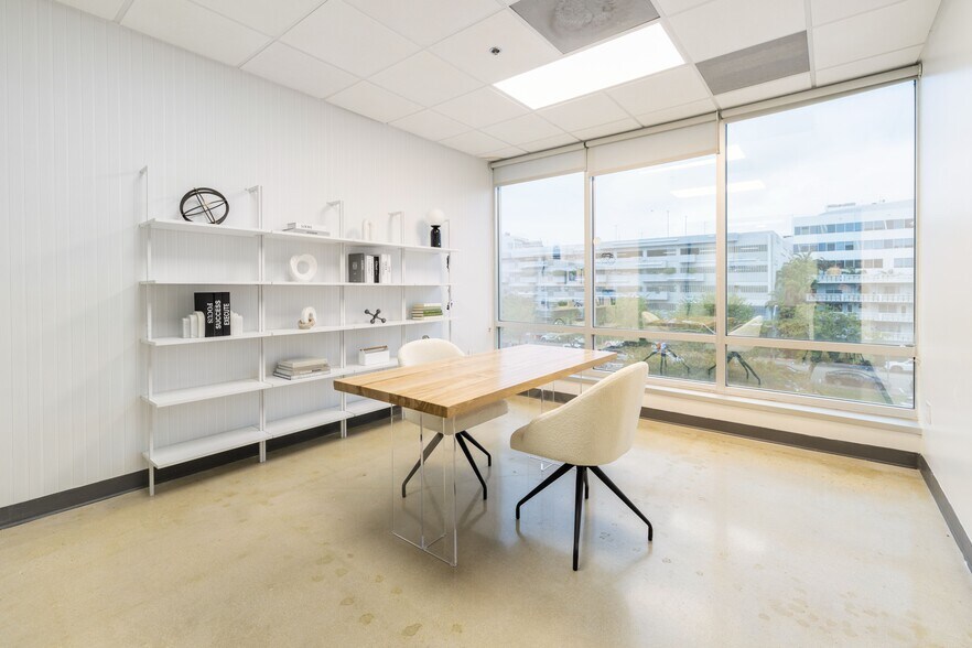 More Photos Of 1680 Meridian Ave, Miami Beach Office For Lease