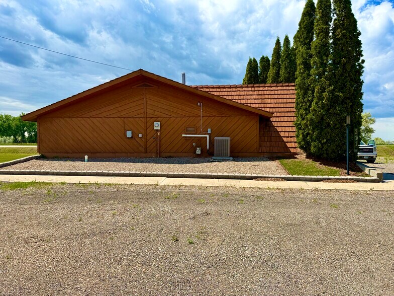 More Photos Of 311 12th St, Chinook Specialty For Sale