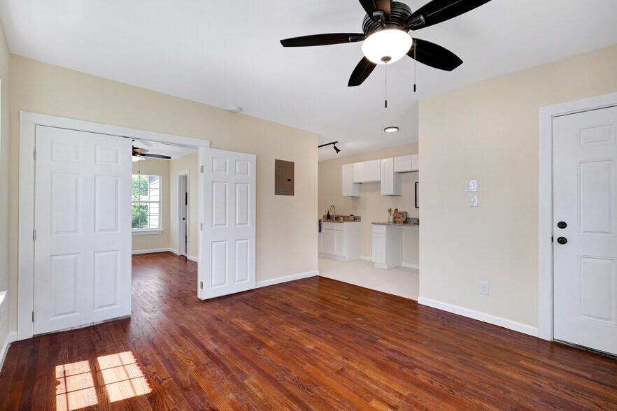 More Photos Of 834 W Russell Pl, San Antonio Apartments For Sale