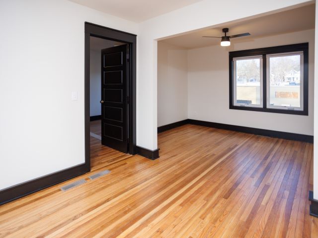 More Photos Of 106 N Main St, Le Sueur Office Residential For Sale