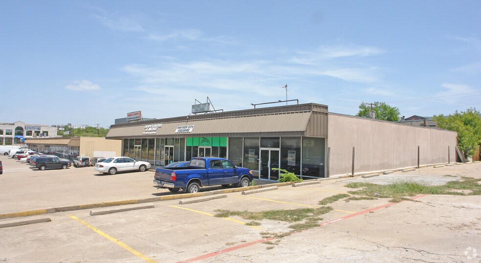 More Photos Of 3001-3027 Lackland Rd, Fort Worth Freestanding For Sale