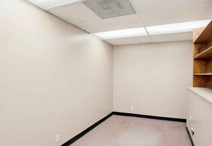 More Photos Of 14 W Saratoga St, Baltimore Office For Sale