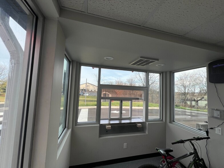 More Photos Of 2040 W Main St, Mount Joy Restaurant For Lease