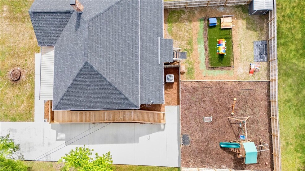 More Photos Of 607 12th Ave SW, Alabaster Specialty For Sale