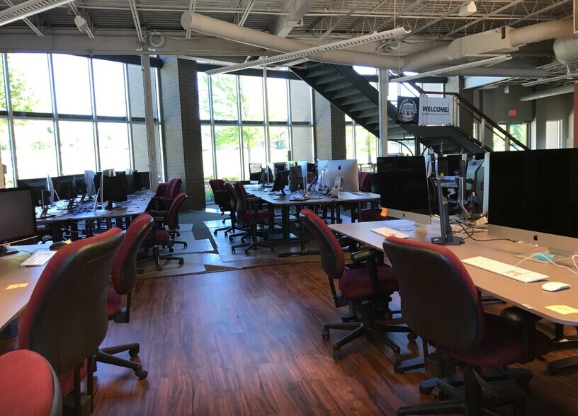 More Photos Of 2655 Research Park Dr, Fitchburg Office For Sale